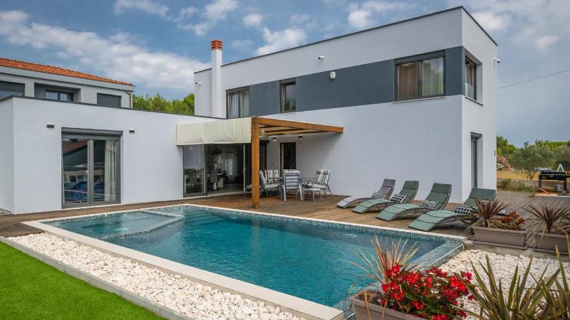 Villa Leana by Villas Guide - image 11