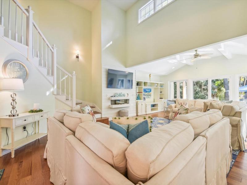 29 Off Shore Drive - image 2