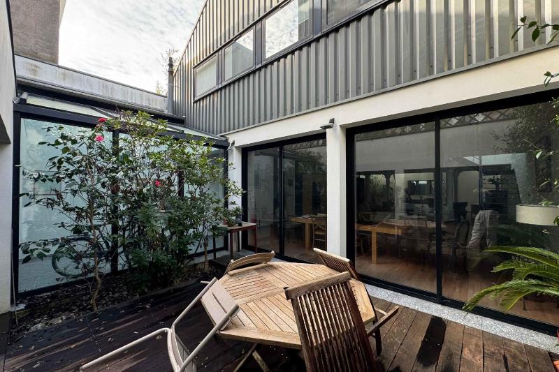 Large fully renovated 250m house - image 14