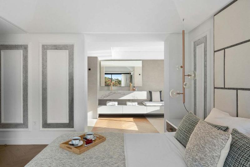 Villa with Private Heated Pool Steam Room Jacuzzi & Gym - image 11