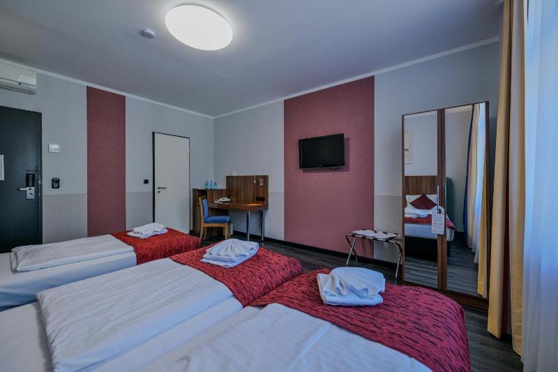 Ramada by Wyndham Frankfurt Central Station - image 4
