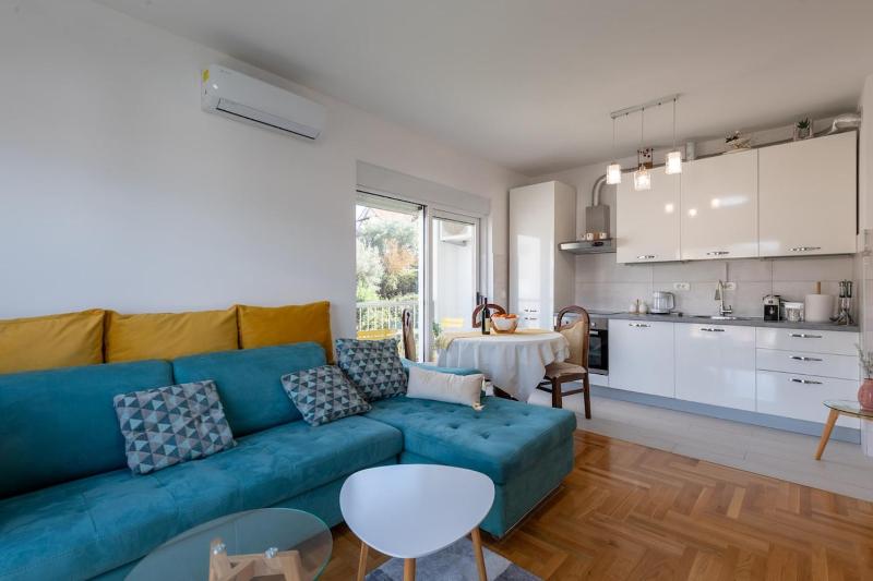 Cozy Adriatic Nest- 7 Minute Walk to the Sea - image 11