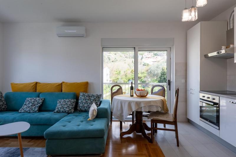 Cozy Adriatic Nest- 7 Minute Walk to the Sea - image 13