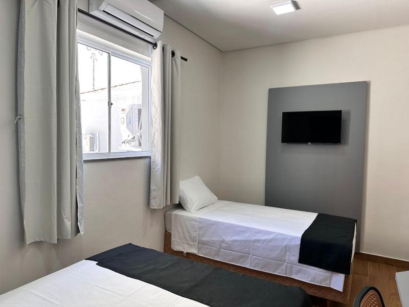 B Hotel 888 hotéis - Próximo a Rodoviária e Praça Sete - image 24