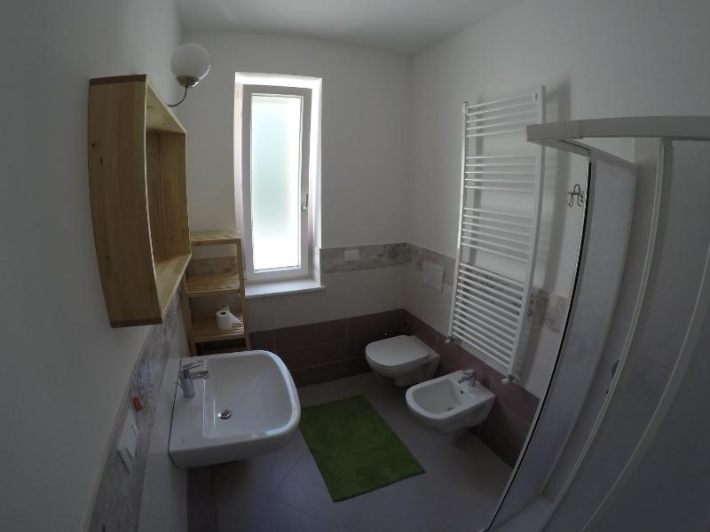 Apartment 2A image 4
