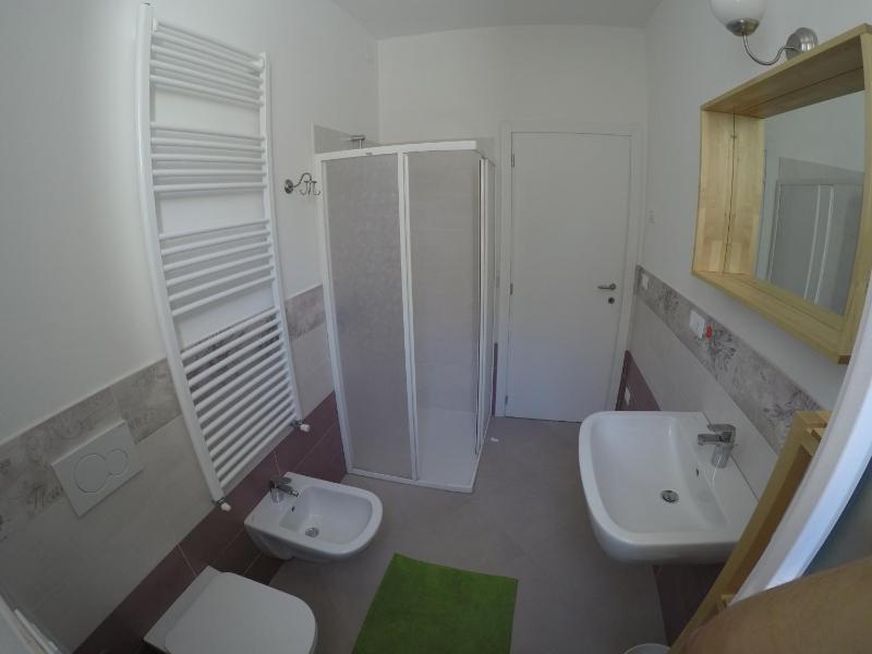 Apartment 2A image 3