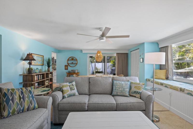Da Beach House - 2 Blocks to Beach Pool & Spa by Anna Maria Life Vacation Rentals - image 9
