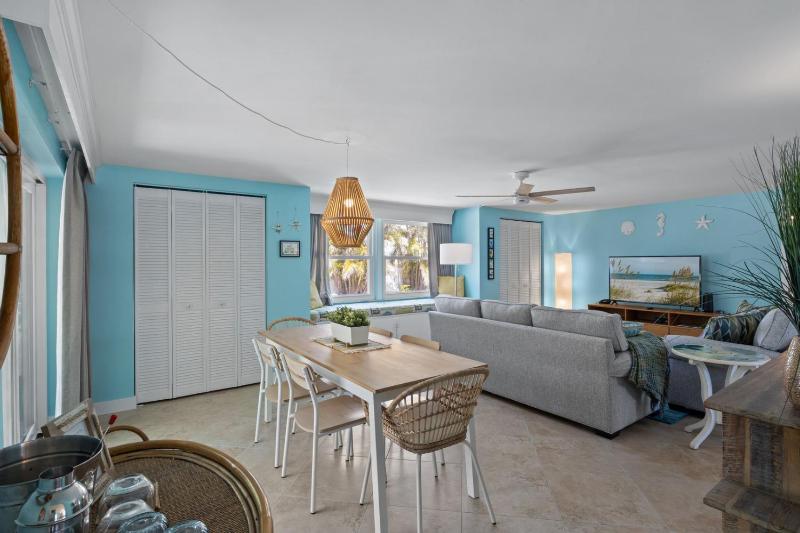 Da Beach House - 2 Blocks to Beach Pool & Spa by Anna Maria Life Vacation Rentals - image 25