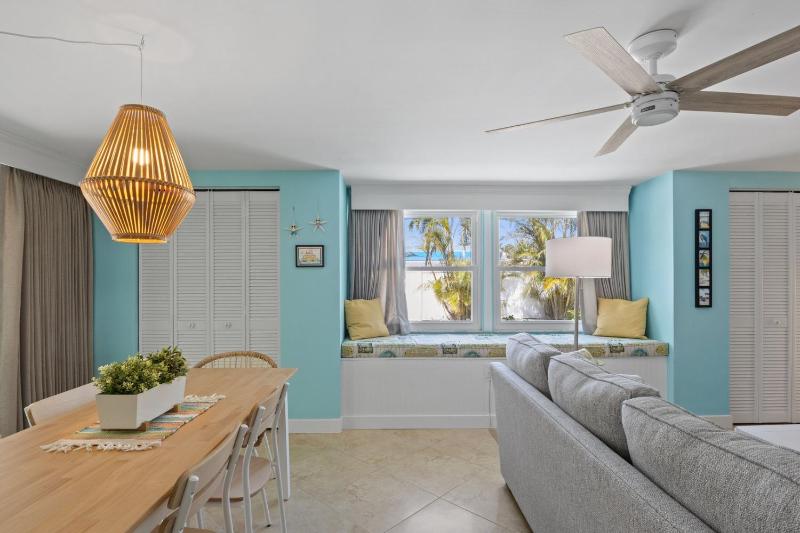 Da Beach House - 2 Blocks to Beach Pool & Spa by Anna Maria Life Vacation Rentals - image 32