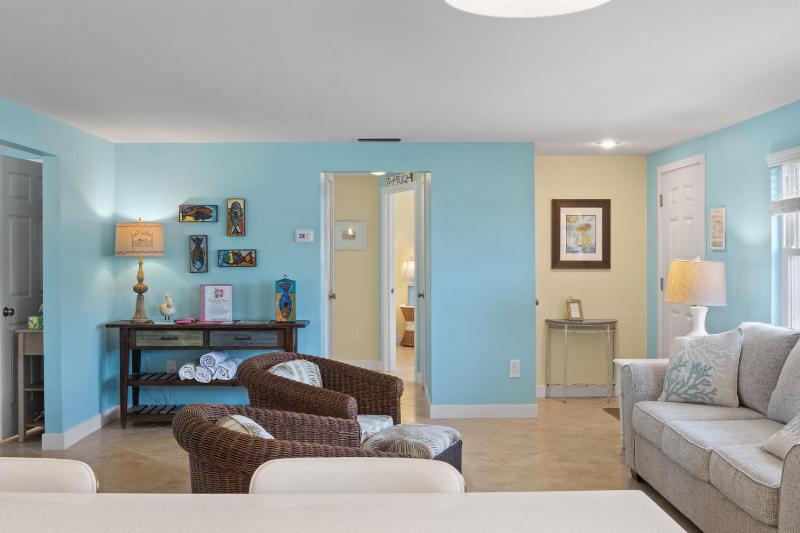 Da Beach House - 2 Blocks to Beach Pool & Spa by Anna Maria Life Vacation Rentals - image 23