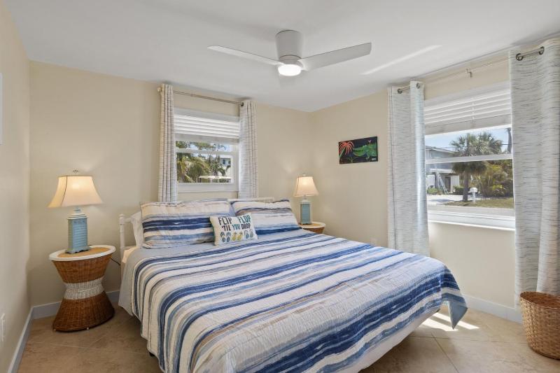 Da Beach House - 2 Blocks to Beach Pool & Spa by Anna Maria Life Vacation Rentals - image 13