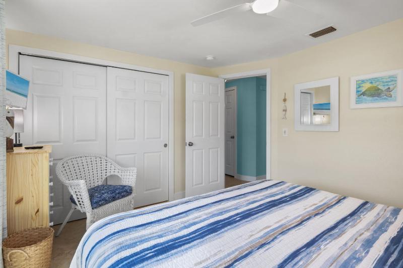 Da Beach House - 2 Blocks to Beach Pool & Spa by Anna Maria Life Vacation Rentals - image 44