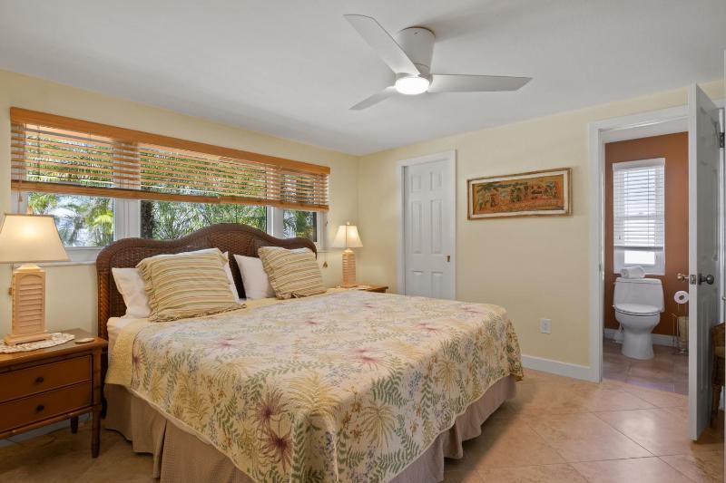 Da Beach House - 2 Blocks to Beach Pool & Spa by Anna Maria Life Vacation Rentals - image 11