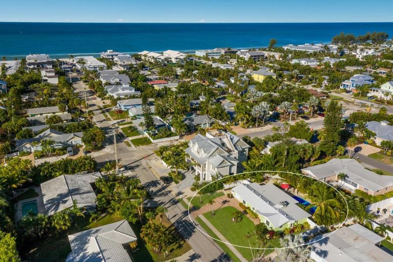 Da Beach House - 2 Blocks to Beach Pool & Spa by Anna Maria Life Vacation Rentals - image 26