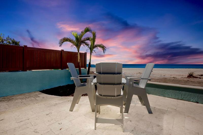 Cottage by the Sea - Gulf Front On the Beach! by Anna Maria Life Vacation Rentals - image 39