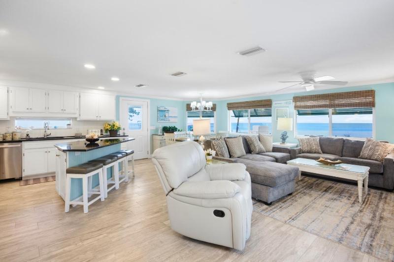 Cottage by the Sea - Gulf Front On the Beach! by Anna Maria Life Vacation Rentals - image 13