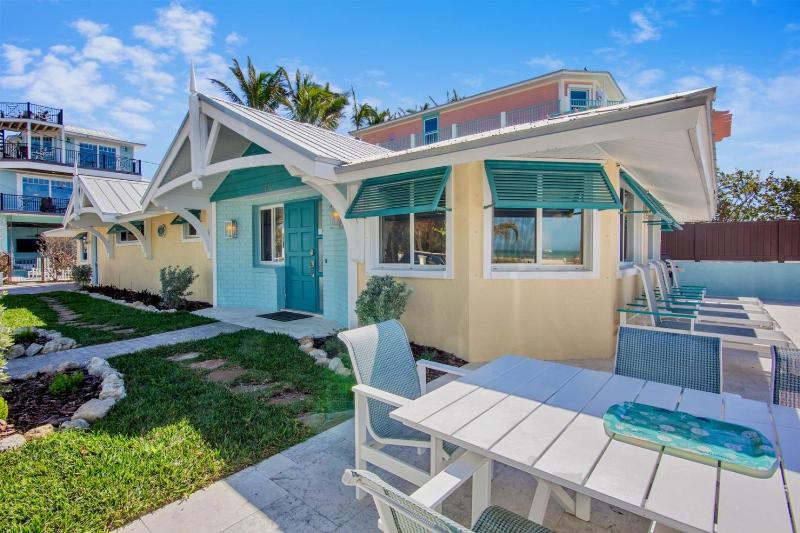 Cottage by the Sea - Gulf Front On the Beach! by Anna Maria Life Vacation Rentals - image 24