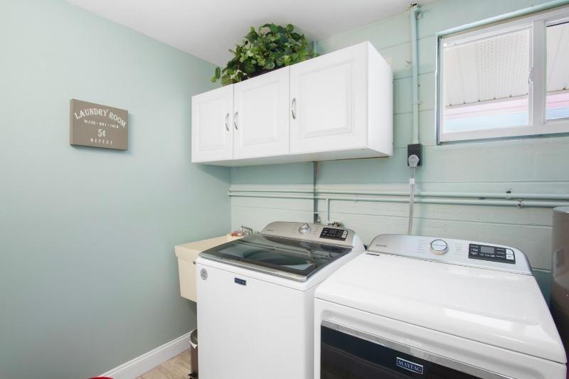 Cottage by the Sea - Gulf Front On the Beach! by Anna Maria Life Vacation Rentals - image 25