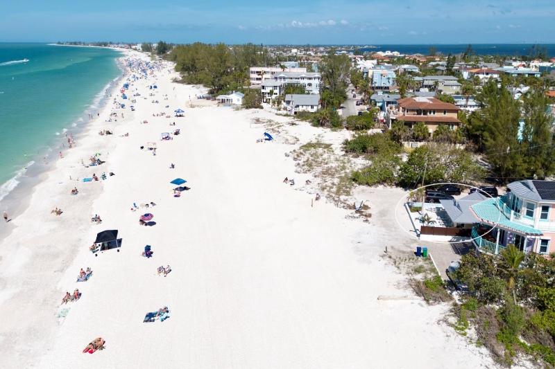 Cottage by the Sea - Gulf Front On the Beach! by Anna Maria Life Vacation Rentals - image 38