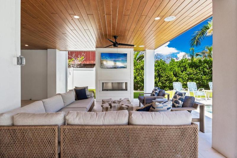 Dilly Dally by the Sea - 1 Block to Beach Rooftop Deck Pool & Spa by Anna Maria Life - image 33