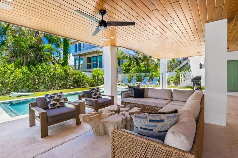 Dilly Dally by the Sea - 1 Block to Beach Rooftop Deck Pool & Spa by Anna Maria Life - image 36