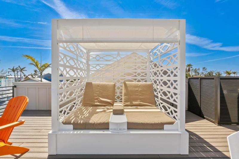 Dolce Vita - Amazing Rooftop Experience Views Pool Spa by Anna Maria Life Vacation Rentals - image 18