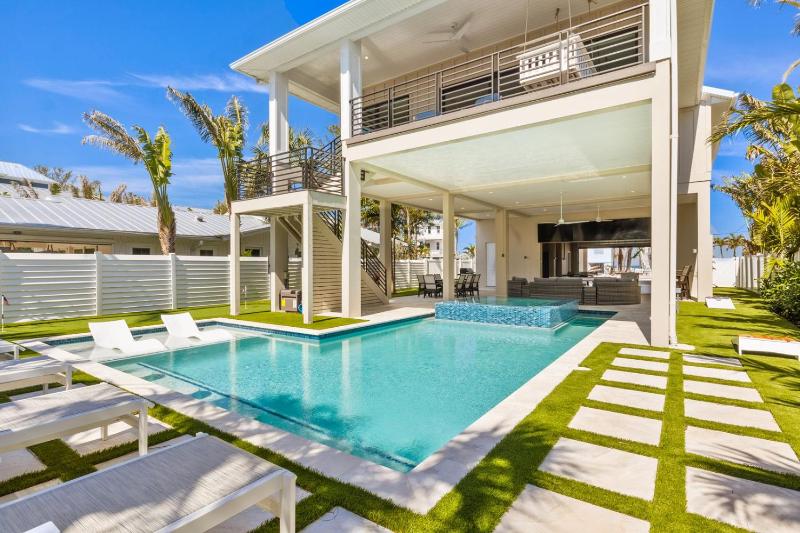 Dolce Vita - Amazing Rooftop Experience Views Pool Spa by Anna Maria Life Vacation Rentals - image 42
