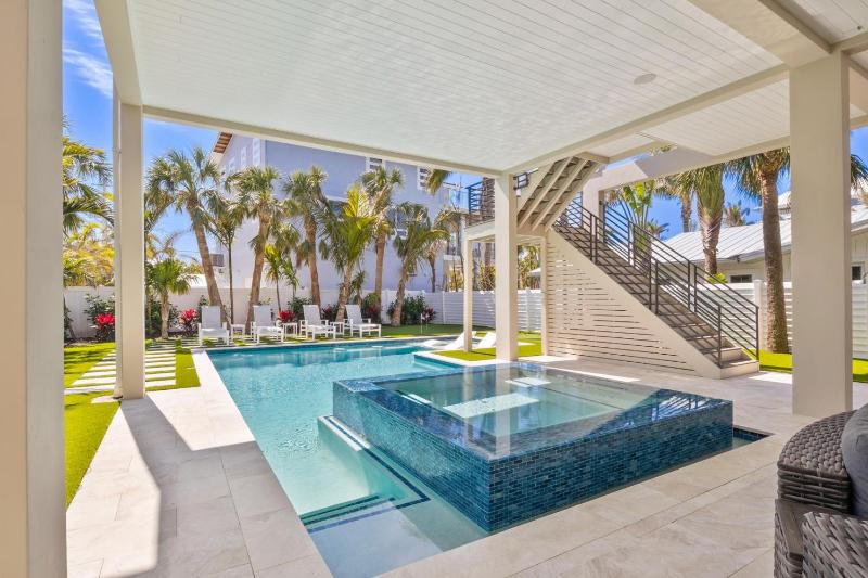 Dolce Vita - Amazing Rooftop Experience Views Pool Spa by Anna Maria Life Vacation Rentals - image 32
