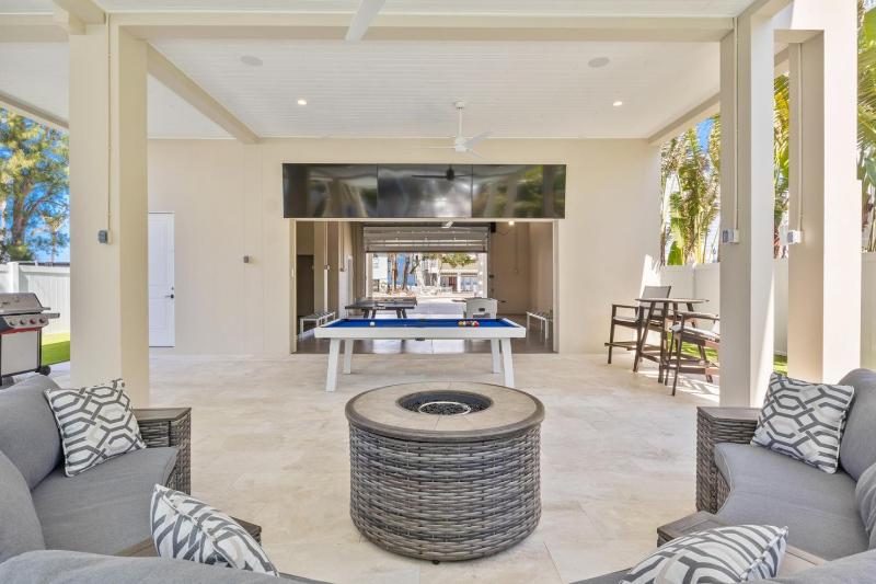 Dolce Vita - Amazing Rooftop Experience Views Pool Spa by Anna Maria Life Vacation Rentals - image 45