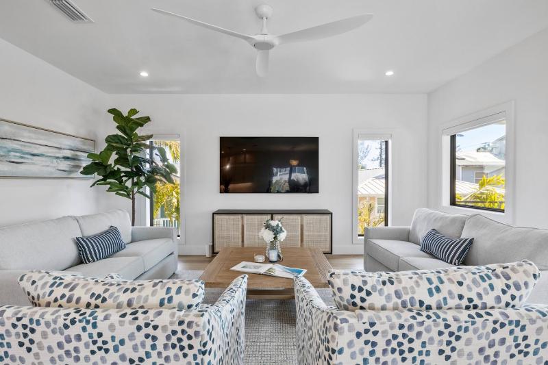 Dolce Vita - Amazing Rooftop Experience Views Pool Spa by Anna Maria Life Vacation Rentals - image 38