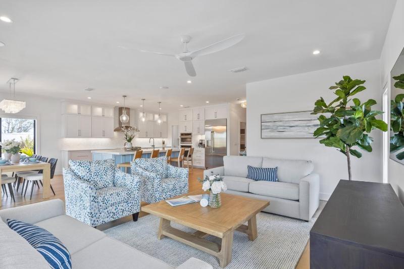 Dolce Vita - Amazing Rooftop Experience Views Pool Spa by Anna Maria Life Vacation Rentals - image 25