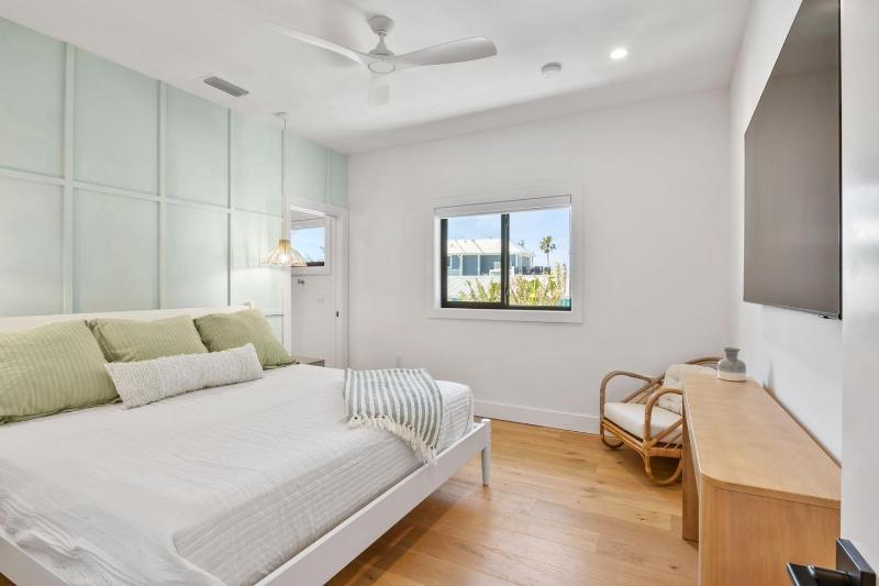 Dolce Vita - Amazing Rooftop Experience Views Pool Spa by Anna Maria Life Vacation Rentals - image 36
