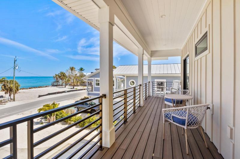 Dolce Vita - Amazing Rooftop Experience Views Pool Spa by Anna Maria Life Vacation Rentals - image 9