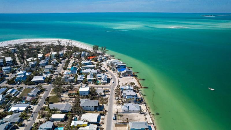 Dolce Vita - Amazing Rooftop Experience Views Pool Spa by Anna Maria Life Vacation Rentals - image 13