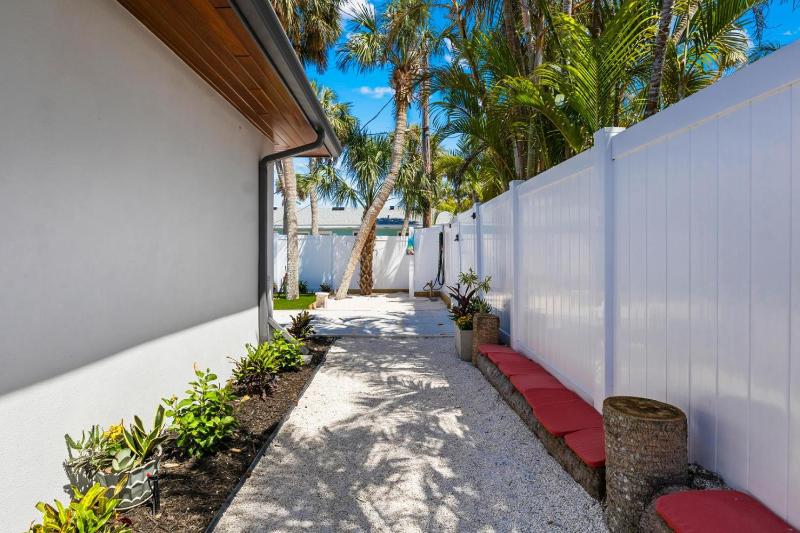Fancy That by Anna Maria Life Vacation Rentals - image 13