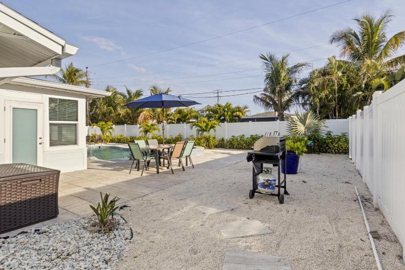 Hart of the Gulf - Dog Friendly by Anna Maria Life Vacation Rentals - image 28