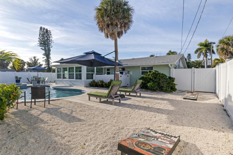 Hart of the Gulf - Dog Friendly by Anna Maria Life Vacation Rentals - image 33