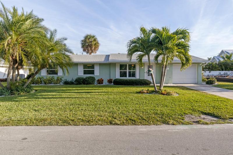 Hart of the Gulf - Dog Friendly by Anna Maria Life Vacation Rentals - image 36