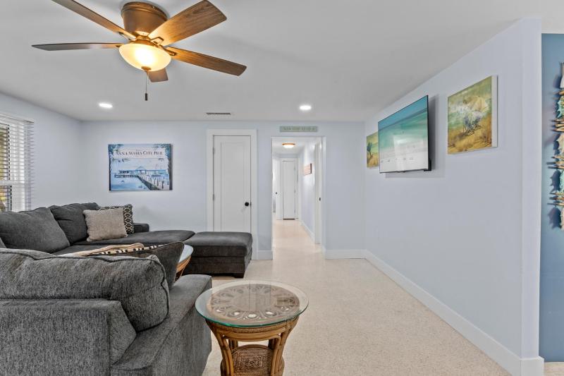 Hart of the Gulf - Dog Friendly by Anna Maria Life Vacation Rentals - image 5