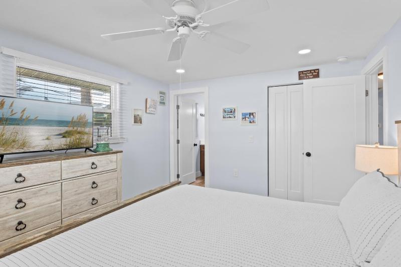 Hart of the Gulf - Dog Friendly by Anna Maria Life Vacation Rentals - image 39