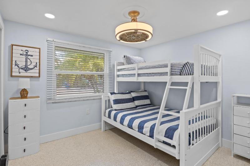 Hart of the Gulf - Dog Friendly by Anna Maria Life Vacation Rentals - image 12