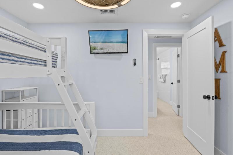 Hart of the Gulf - Dog Friendly by Anna Maria Life Vacation Rentals - image 44