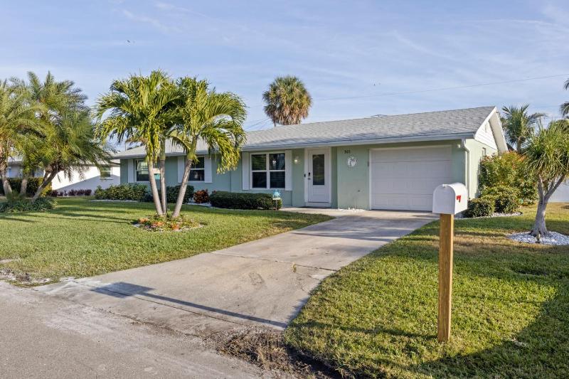 Hart of the Gulf - Dog Friendly by Anna Maria Life Vacation Rentals - image 46