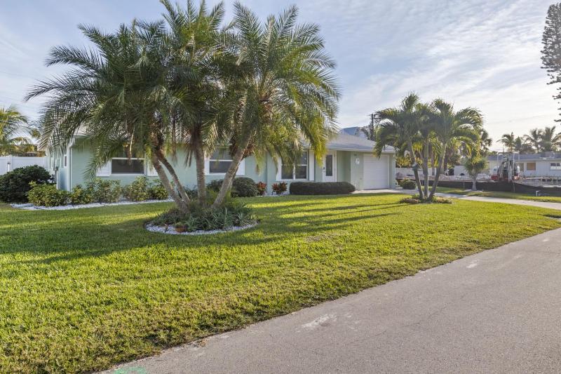 Hart of the Gulf - Dog Friendly by Anna Maria Life Vacation Rentals - image 17