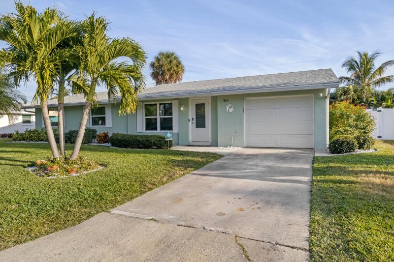 Hart of the Gulf - Dog Friendly by Anna Maria Life Vacation Rentals - image 7