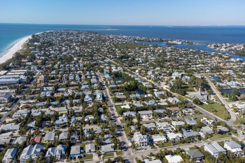 Hart of the Gulf - Dog Friendly by Anna Maria Life Vacation Rentals - image 8