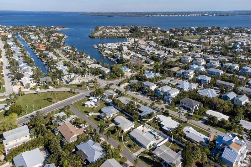 Hart of the Gulf - Dog Friendly by Anna Maria Life Vacation Rentals - image 27