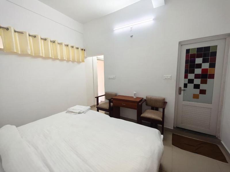 Holidayz by Stayz Royale Munnar - Misty & Sunrise Experience - image 36