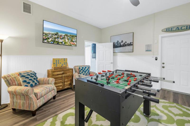 La Coconut - 1 Block to Beach! Dog Friendly! Ping Pong & Foosball Heated Pool by Anna Maria Life - image 37