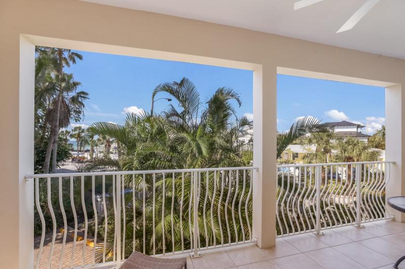 La Plage - Gulf Views! Heated Pool & Spa! Elevator by Anna Maria Life Vacation Rentals - image 10